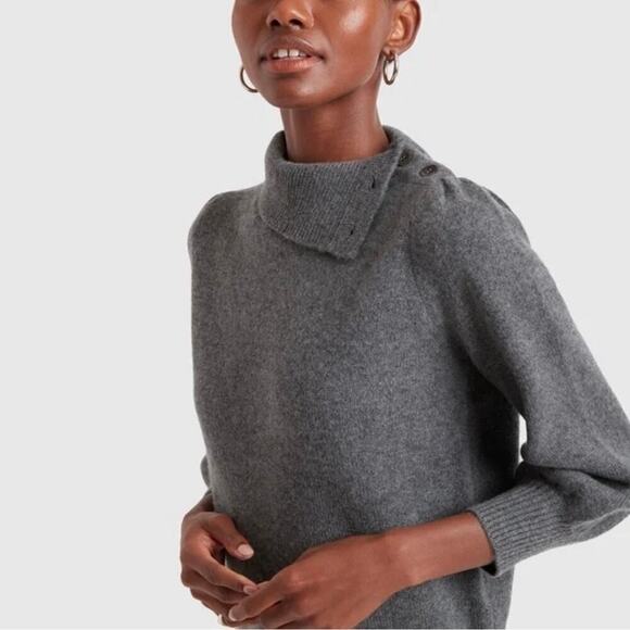 CO Essentials Wool Cashmere Gray Button Shoulder/Fold Collar Sweater Sz Medium - Picture 2 of 9